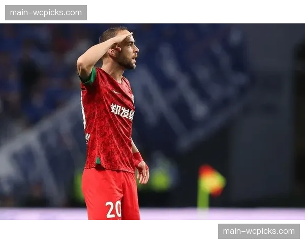 特写：布雷斯特门将比佐特高接抵挡，力保球门不失获评全场最佳